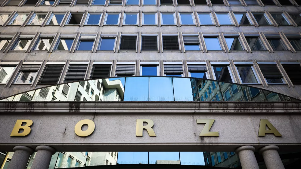 Pri trgovanju prek INR tudi stro&scaron;ki