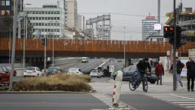 08.12.2025 - grafit - želežni&scaron;ki nadvoz - Dunajska cesta- Foto: Luka Cjuha