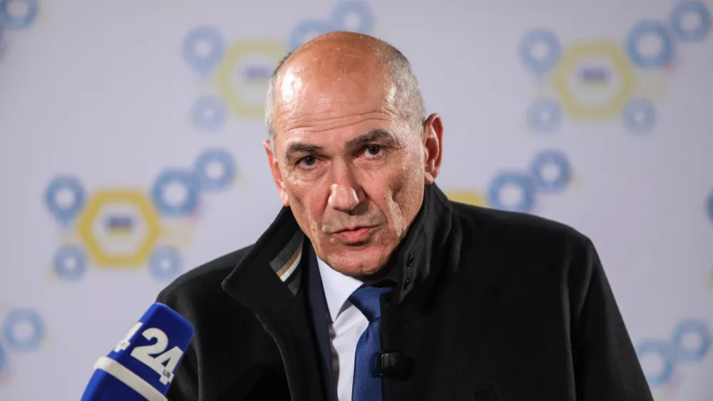 - Janez Jan&scaron;a, predsednik,- 22.03.2026. Volitve v Državni zbor 2026. Volilni &scaron;tab stranke SDS.//FOTO: Bojan Velikonja