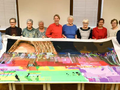 V mega gobelin vtkale 10.874 ur dela