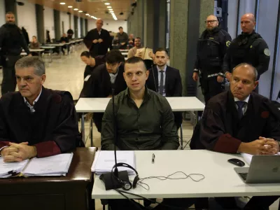 Obrazložitev sodbe: Zakaj so bili trije obsojeni na 72 let zapora, trije pa opro&scaron;čeni