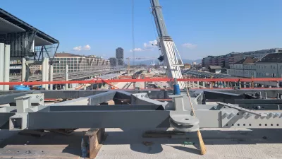 Ljubljana, zelezniska postaja Ljubljana.Ministrica za infrastrukturo Alenka Bratusek si je v okviru vladnega obiska Mestne obcine Ljubljana ogledala potek gradbenih del na glavni zelezniski postaji v Ljubljani. / Foto: Rok Bizjak/sta