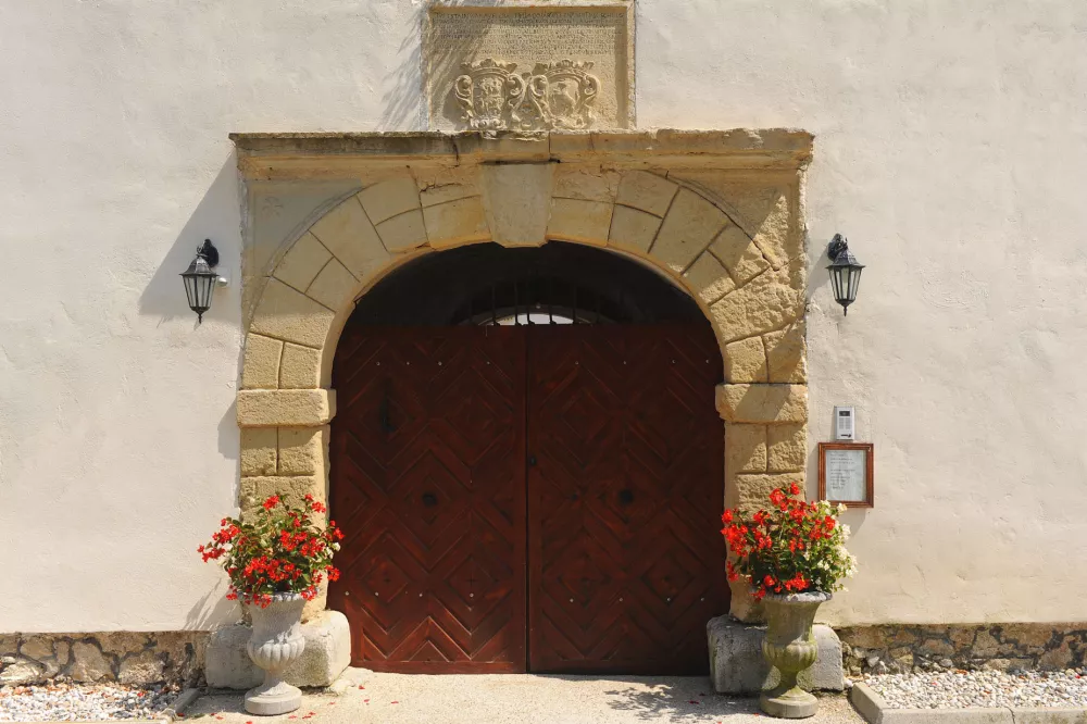 Grad Tu&scaron;tanj / Foto: Franci Horvat