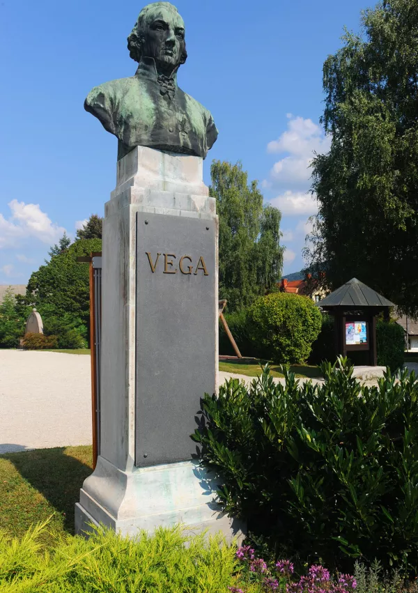 Grad Tu&scaron;tanj / Foto: Franci Horvat