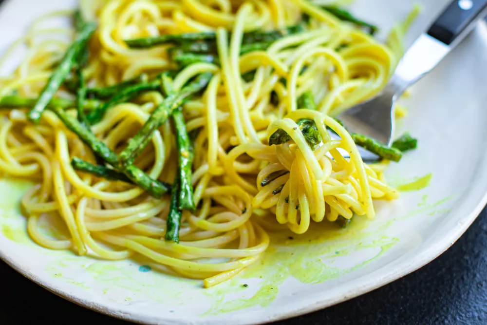 spaghetti green bean asparagus sauce cheese pasta second course vegetarian / Foto: A-lesa