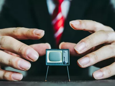 Television and businessman / Foto: Bee32