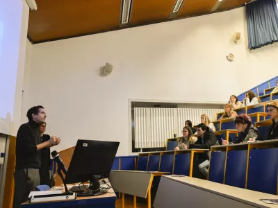 - Filozofska fakulteta UL, A&scaron;kerčeva cesta 2 v Ljubljani -- 17.02.2023 - Informativni dnevi 2023 - informativni dan na fakultetah in srednjih &scaron;olah za bodoče &scaron;tudente in dijake - izobraževanje - &scaron;olstvo - &scaron;tudij - dijaki - &scaron;tudenti - //FOTO: Nik Erik Neubauer