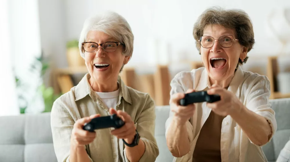 Starostniki in video igrice. Foto: Profimedia