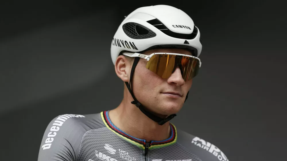 Cycling - Tour de France - Stage 15 - Muret to Carcassonne - Muret, France - July 20, 2025 Alpecin-Deceuninck's Mathieu Van Der Poel before the start of Stage 15 REUTERS/Benoit Tessier