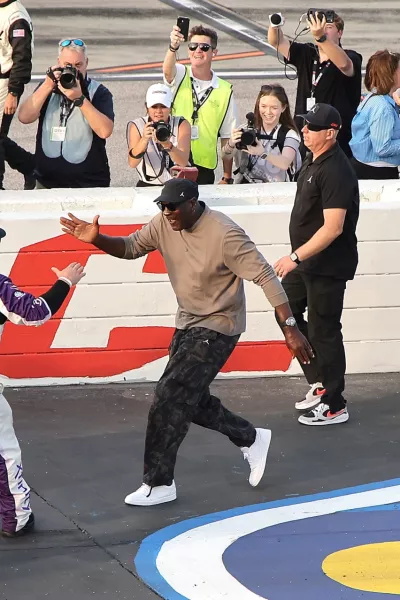 Prizori slavja voznika Tylerja Reddicka (levo) in lastnika mo&scaron;tva 23XI Michaela Jordana so v tej sezoni serije Nascar precej pogosti. / Foto: Getty Images