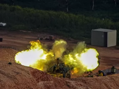 An Israeli artillery unit fires towards Lebanon, amid escalating hostilities between Israel and Hezbollah, as the U.S.-Israeli conflict with Iran continues, in northern Israel, March 28, 2026. REUTERS/Ayal Margolin    ISRAEL OUT. NO COMMERCIAL OR EDITORIAL SALES IN ISRAEL