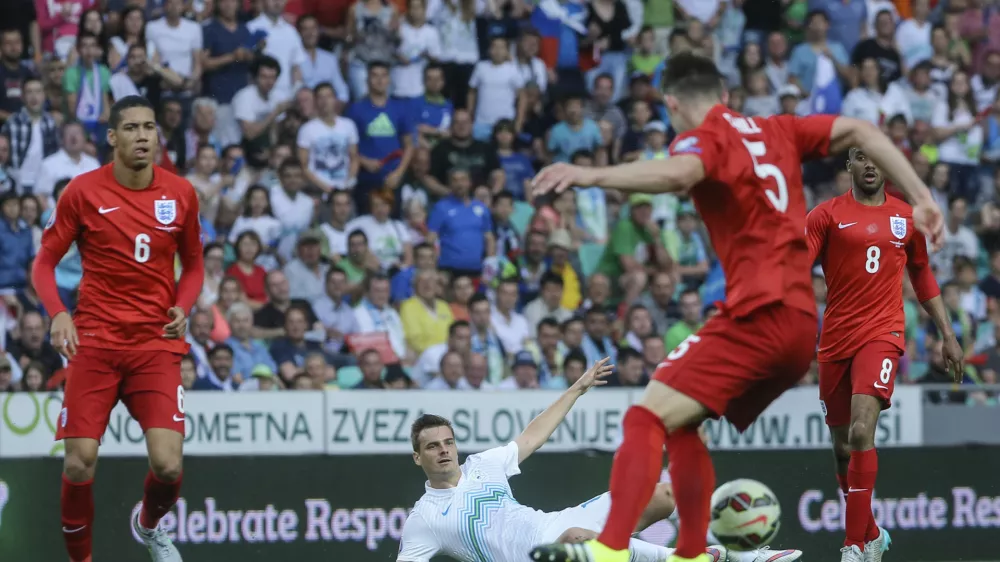 Nejc Pečnik- 14.06.2015 - nogomet - Slovenija: Anglija, kvalifikacije za EP 2016, skupina E:  ///FOTO: Jaka Gasar