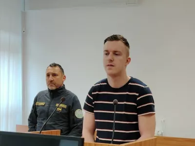 Du&scaron;evna stiska in nasilje: brata z nožem napadel v postelji, kazen dve leti in pol