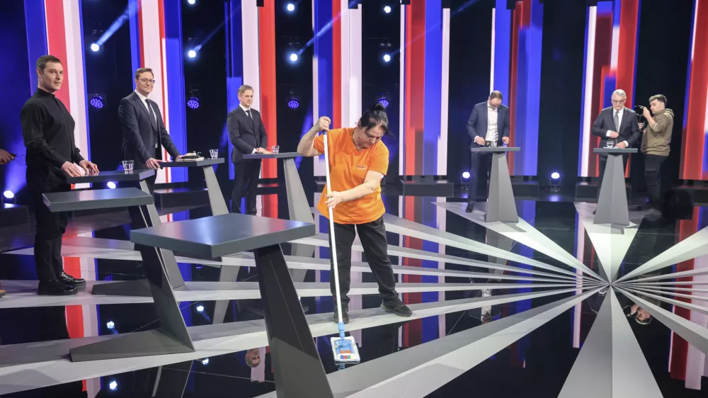 Vladimir Prebilič, Anže Logar, Matjaž Han, Miha Kordi&scaron;, Robert Golob, Luka Mesec- 19.02.2026 - Prvo soočenje predsednikov strank na RTV SLO - parlamentarne volitve 2026//FOTO: Jaka Gasar