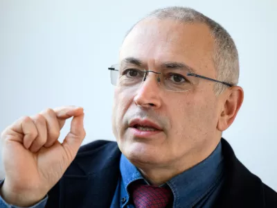 FILED - 23 March 2022, Berlin: Prominent Kremlin critic Mikhail Khodorkovsky speaks on Russia's war against Ukraine at a press briefing hosted by the Center for Liberal Modernity in Berlin. Photo: Bernd von Jutrczenka/dpa