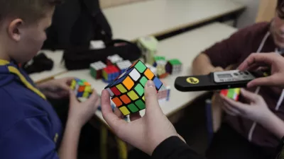 - 20.12.2014 - državno prvenstvo v hitrostnem reševanju Rubikove kocke - rubikova kocka  //FOTO: Luka Cjuha.