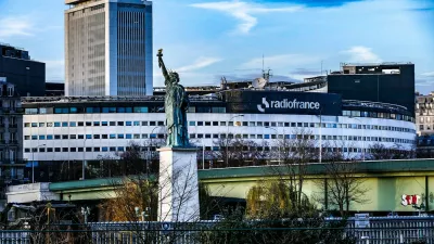 Originally designed to host French radio-television broadcasting (RTF), a public service dedicated to audiovisual, and inaugurated in 1963 by General de Gaulle, the "Maison de la Radio et de la Musique", fully rehabilated from 2008 to 2022, sits proudly on the banks of the Seine, to the west of Paris.Concue, a l'origine, pour heberger la radiodiffusion-television francaise (RTF), service public dedie a l'audiovisuel, et inauguree en 1963 par le General de Gaulle, la Maison de la Radio et de la Musique, entierement rehabilitee de 2008 a 2022, trone fierement aux abords de la Seine, a l'ouest de Paris.//HOUPLINERENARD_HR0002/Credit:HOUPLINE-RENARD/SIPA/2512181145,Image: 1060109239, License: Rights-managed, Restrictions:, Model Release: no