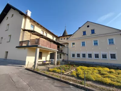 Zgodovinski premik: Samostan, ki postaja dom in skupnost za starej&scaron;e