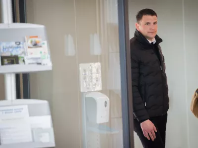 Ljubljana, sedez Gibanja Svoboda.Sestanek predsednika Gibanja Svoboda Roberta Goloba s predstavniki list oz. strank, ki so bile na volitvah izvoljene v parlament.Predsednik Resnice Zoran Stevanovic ob odhodu.