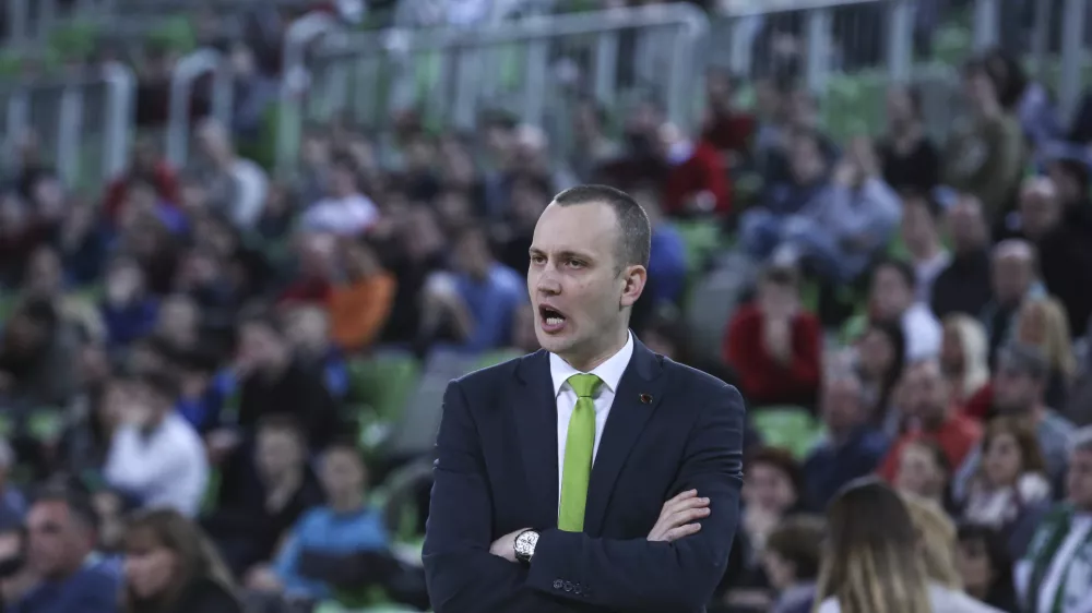 trener Olimpije Ga&scaron;per Potočnik - ko&scaron;arka - U Olimpija: Maccabi Tel Aviv, evropski pokal, 2. del, 5. krog:- Ko&scaron;arkarji Olimpije so premagali &scaron;estkratnega evropskega prvaka, izraelski Maccabi iz Tel Aviva, s 73:66///FOTO: Luka Cjuha