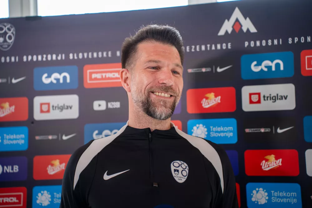 Brdo pri Kranju, NNC Brdo.Izjave selektorja nogometne reprezentance Bostjana Cesarja in igralca Jaka Bijola pred prijateljsko tekmo z Madzarsko.