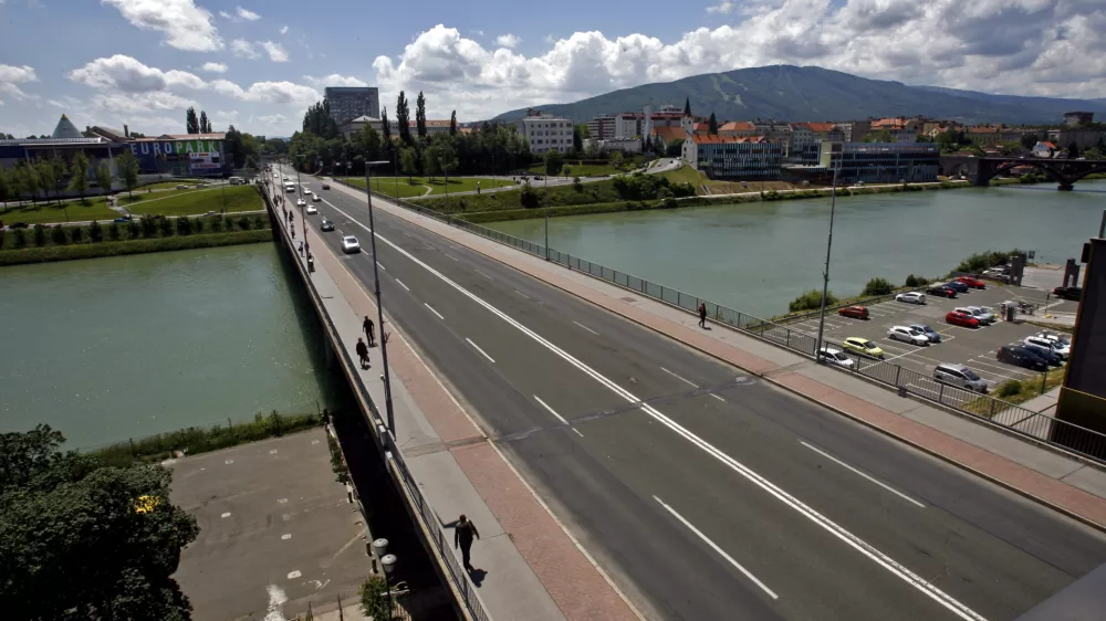 - Maribor 2013 - Titov most prek Drave - Titova cesta - Drava//FOTO: Tomaž Skale