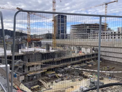 gradbi&scaron;če, gradnja, gradbeni&scaron;tvo, železni&scaron;ka postaja Ljubljana