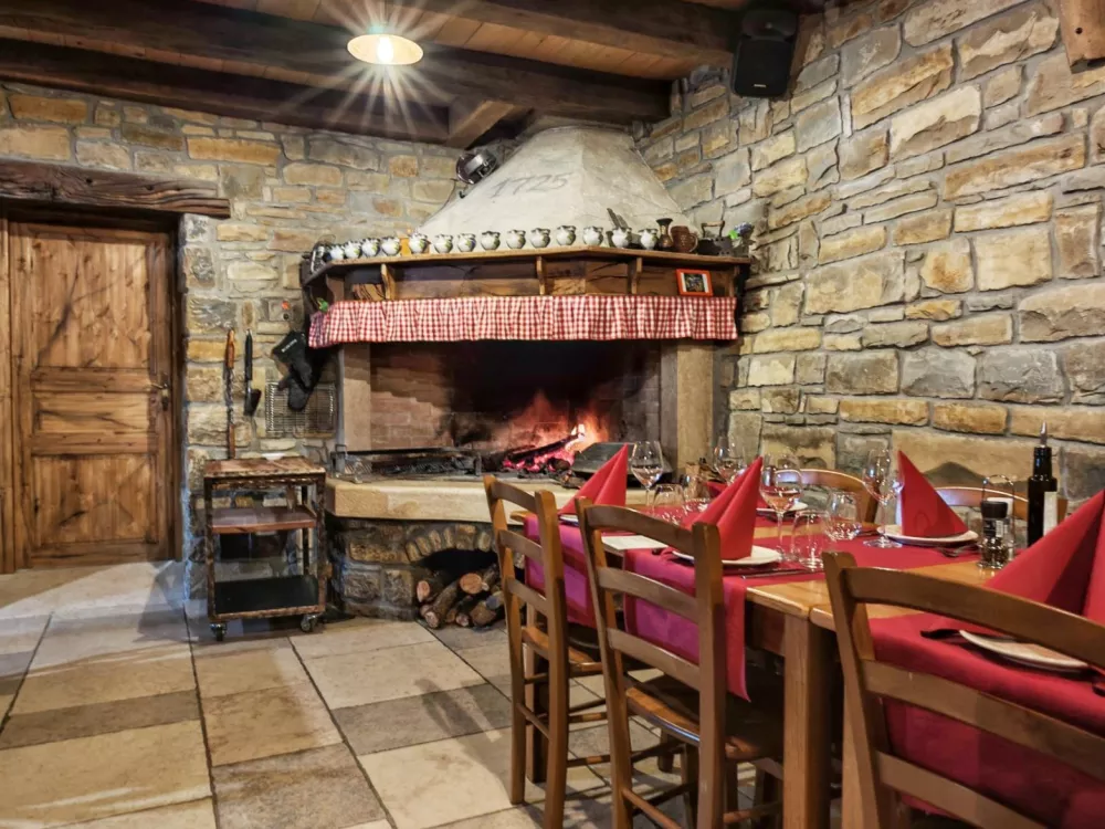 Grondali v Abitantih