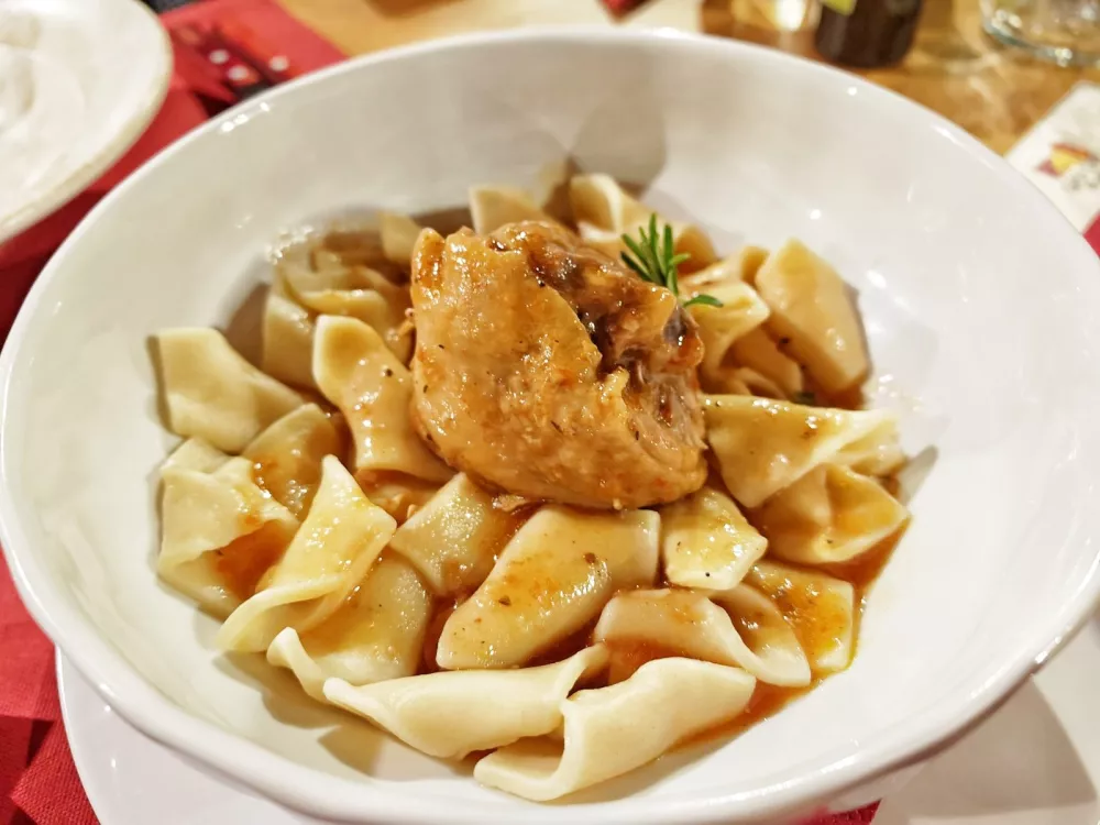 Grondali v Abitantih