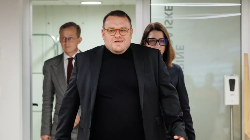 Ljubljana, prostori SID banke.Podpis sporazuma med SID - Slovensko izvozno in razvojno banko ter ministrstvom za solidarno prihodnost.Minister ta solidarno prihodnost Simon Maljevac. / Foto: Nebojsa Tejic/sta