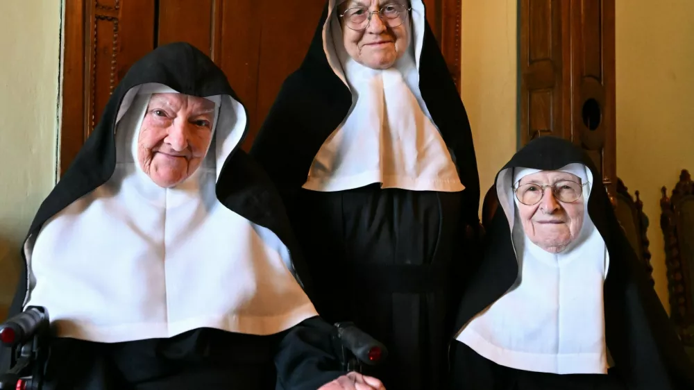 Bernadette, Rita in Regina