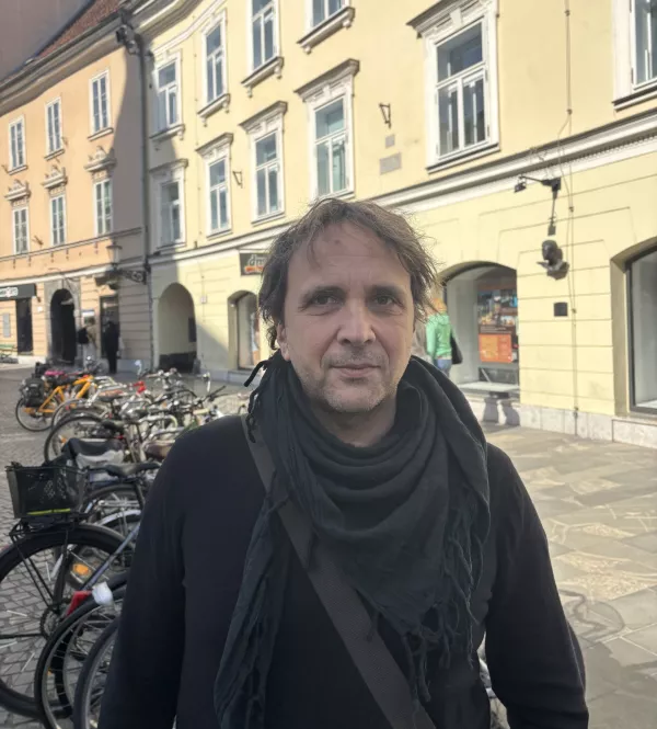 (ANKETA) Razdalje, povezave, cene &hellip; Kaj vodi turiste pri izbiri prevoza?