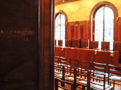 razpravna dvorana- Ustavno sodi&scaron;če Republike Slovenije, Beethovnova ulica 10     //FOTO: Jaka Gasar