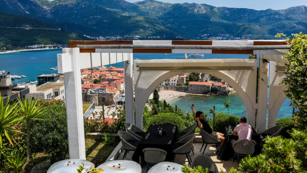 - Na poti od Herceg Novog do Svetog &Scaron;tefana.- Budva, Črna Gora.- 28.05.2025. - Reportaža o Jadranski magistrali ob 60. obletnici izgradnje in 70. obletnici začetka gradnje.- Jadranska magistrala, cesta, hrva&scaron;ka obala.OPOMBA: ZA OBJAVO V OBJEKTIVU!//FOTO: Bojan Velikonja