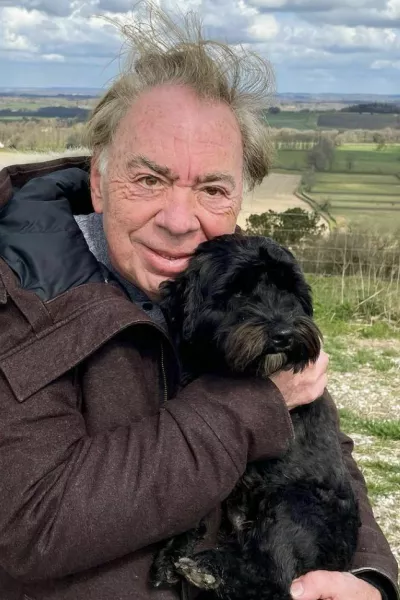 Andrew Lloyd Webber se je zna&scaron;el pod plazom kritik. F youtube