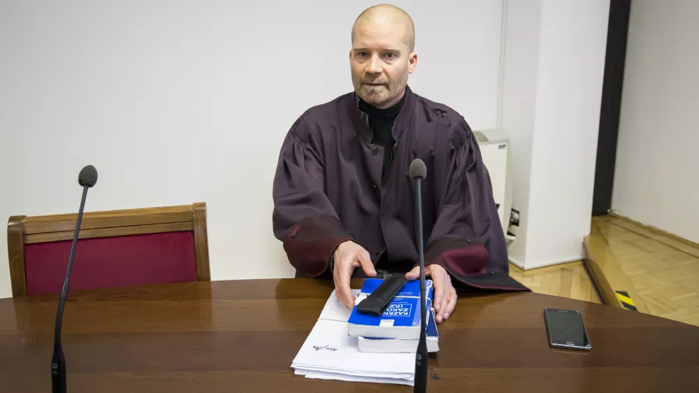 - 9.2.2018, Ljubljana - Sojenje dvojčkoma Alenu in Edinu Eljeziju, ki ju obtožnica bremeni tatvine. Odvetnik Marko MakucFoto: Matjaž Ru&scaron;t