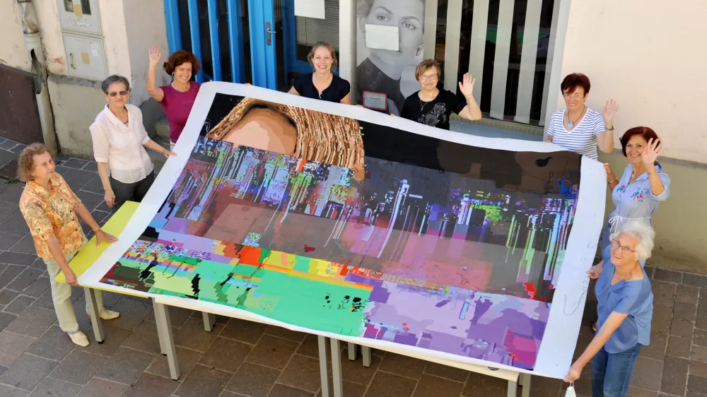 Več kot desetletje truda in 15 kilometrov niti: Koro&scaron;ice izvezle mega gobelin