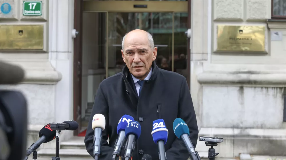 Predsednik SDS Janez Jan&scaron;a30.3.2026 - Predsednica republike Nata&scaron;a Pirc Musar bo v uradu predsednice (Erjavčeva 17) na neformalne pogovore sprejela predsednico in predsednike strankFoto: Luka Cjuha