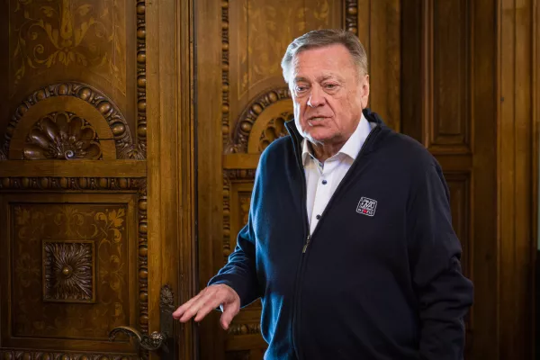 Ljubljana, Mestna hisa.Novinarska konferenca ljubljanskega zupana Zorana Jankovica, na kateri je med drugim predstavil vlozeno tozbo zoper odvetnico Nino Zidar Klemencic in aktualno dogajanje.Zupan MOL Zoran Jankovic.