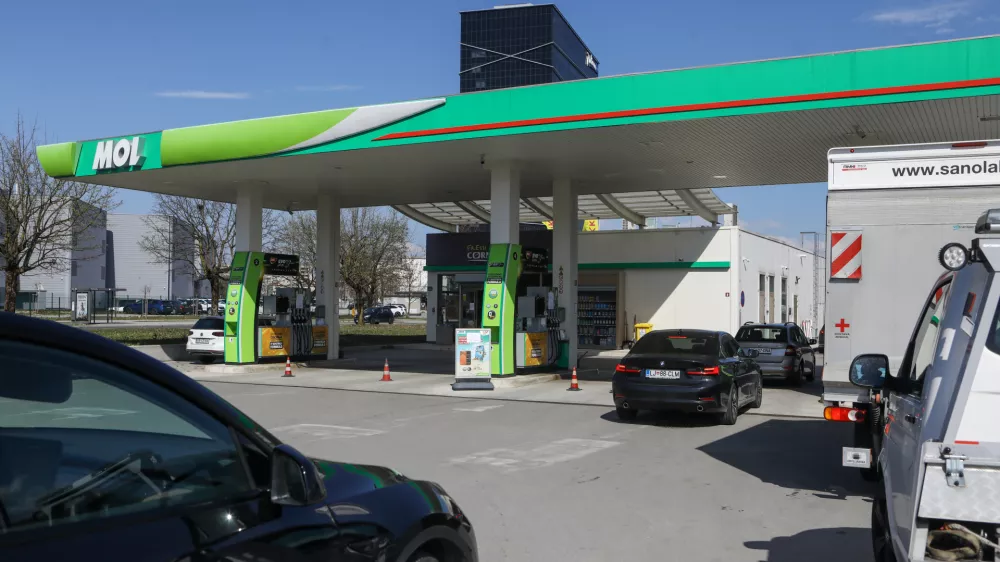 19.3.2026 - MOL Bencinski servis - bencinska pumpa - pomankanje goriva na bencinskih črpalkah - motena oskrba dobave gorivaFoto: Luka Cjuha