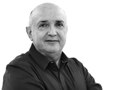 Darijan Ko&scaron;ir- Redakcija Dnevnik 2024 - portreti za komentarje in kolumne - kolumnisti - komentatorji &ndash; novinarji - portret //FOTO: Luka Cjuha