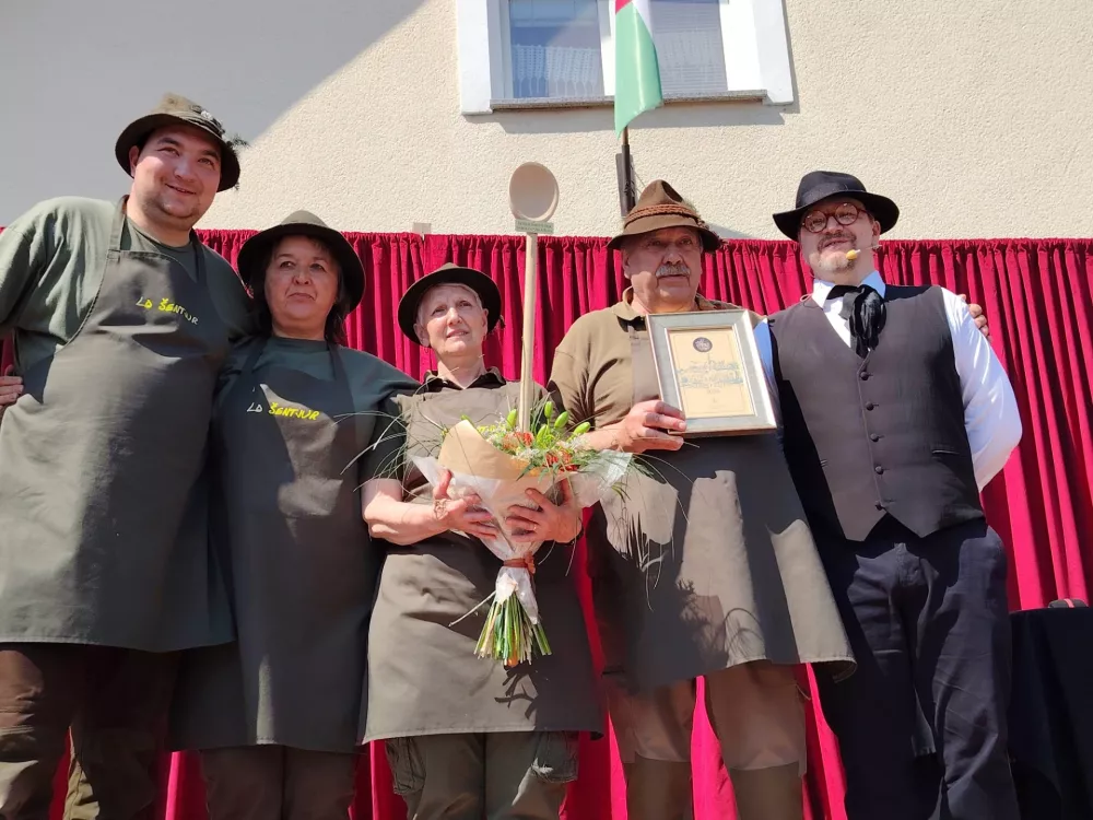 Zmagovalna ekipa LD &Scaron;entjur, ki letos praznujejo 80 let.  / Foto: Mojca Marot