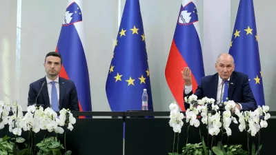 Brdo pri Kranju, Kongresni center Brdo.NK, na kateri so predstavili izvedene projekte v slovenskih obcinah v mandatu vlade in spregovorili o projektih, ki so v teku, ter tistih, ki jih je vlada potrdila in bodo izvedeni v prihodnje.Minister za obrambo Matej Tonin, PV Janez Jansa in gospodarski minister Zdravko Pocivalsek