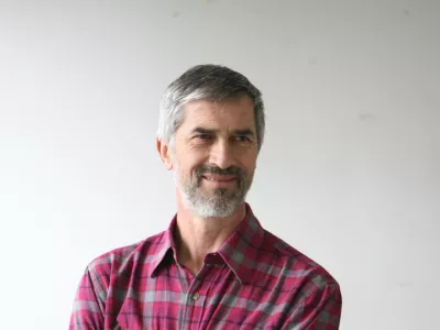 Andrej Velkavrh, meteorolog - vremenoslovec in dolgoletni televizijski napovedovalec vremena, prognostik v Uradu za meteorologijo pri ARSO - Agencija RS za okolje, kolumnist- Dnevnik 2016 - portreti za komentarje in kolumne - kolumnisti - novinarji//FOTO: Toma? Skale