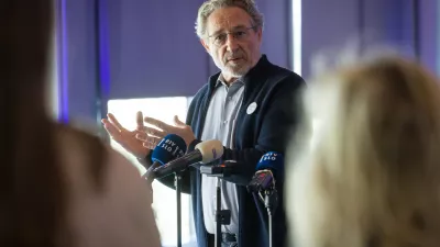 Ljubljana, Four Points by Sheraton Ljubljana Mons.Izjave za medije predstavnikov Konfederacije sindikatov javnega sektorja Slovenije (KSJS) pred zacetkom kongresa KSJS.Predsednik KSJS Branimir Strukelj.