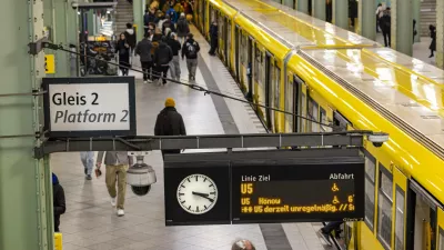 Bahnhof Alexanderplatz in Berlin. Bahnsteig mit U-Bahn. // 27.03.2026, Berlin, Deutschland *** Alexanderplatz station in Berlin Platform with underground 27 03 2026, Berlin, Germany No Use Switzerland. No Use Germany. No Use Austria