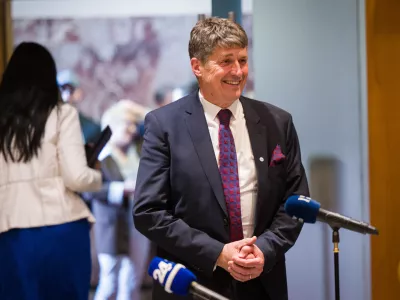 Ljubljana, DZ.Dogajanje ob ustanovni seji DZ.Izjava poslanca Svobode Boruta Sajovica.