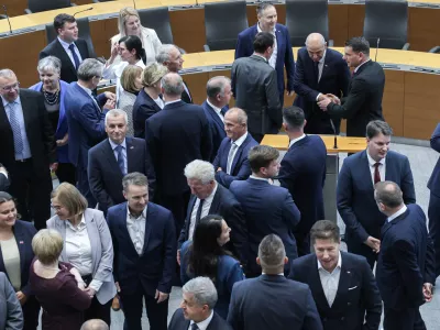 Janez Jan&scaron;a, Novi predsednik DZ Zoran Stevanović, Resnica- 10.04.2026 - ustanovna seja novega sklica DZ, ki jo je sklicala predsednica republike Nata&scaron;a Pirc Musar; seja se je začela z imenovanjem predsednika in podpredsednika mandatno-volilne komisije, sledila je prekinitev, pol ure po prekinitvi pa se je začela seja mandatno-volilne komisije DZ za pripravo druge točke dnevnega reda; v nadaljevanju seje DZ so potrjevali mandate poslancem in volili predsednika DZ//FOTO: Jaka Gasar