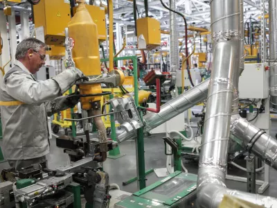 V Revozu so se izognili stavki, vodstvo usli&scaron;alo zahteve zaposlenih