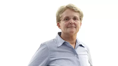 Tatjana PihlarZA ONLINE - Redakcija Dnevnik 2024 - portreti za komentarje in kolumne - kolumnisti - komentatorji &ndash; novinarji - portret //FOTO: Luka Cjuha